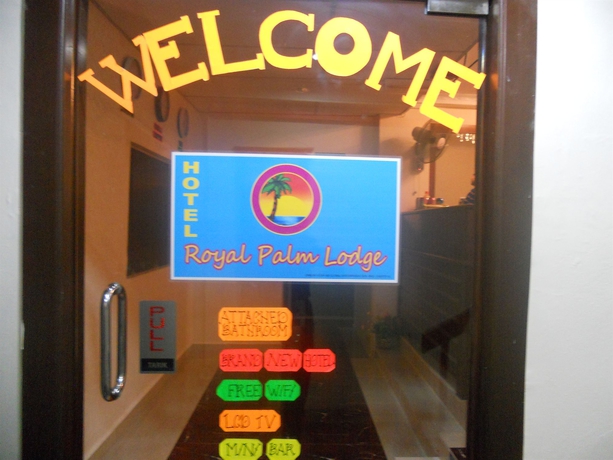 Imagen de los exteriores del Hotel Royal Palm Lodge. Foto 13