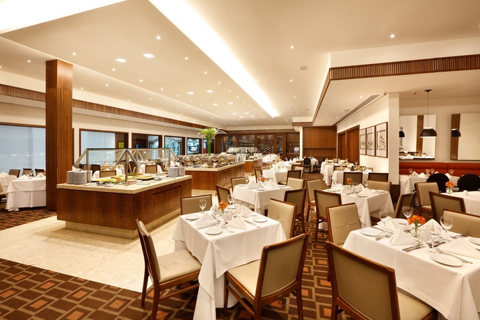 Imagen del bar/restaurante del Hotel Royal Palm Plaza Resort Campinas. Foto 4