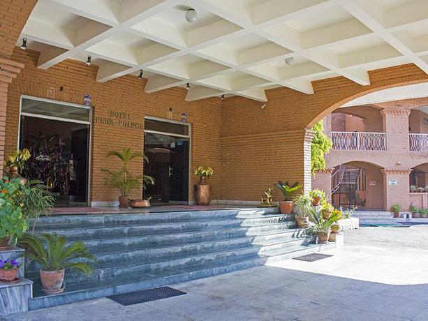 Imagen de los exteriores del Hotel Royal Palm Resort. Foto 5