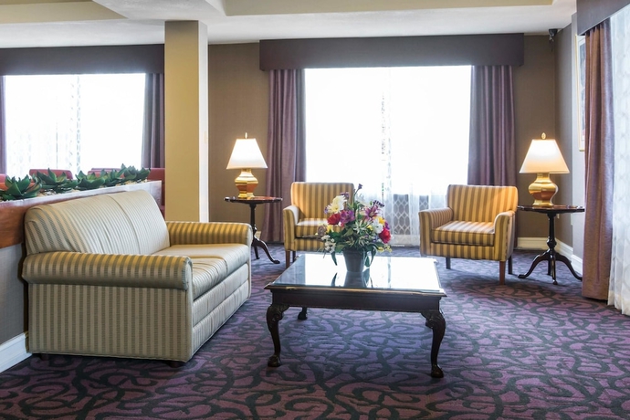 Imagen de los interiores del Hotel Royal Palms Inn. Foto 17