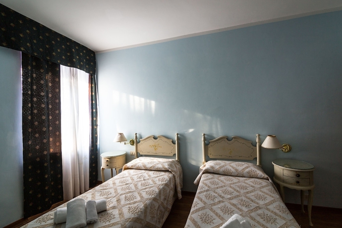 Imagen de la habitación del Hotel Royal Paolino. Foto 13
