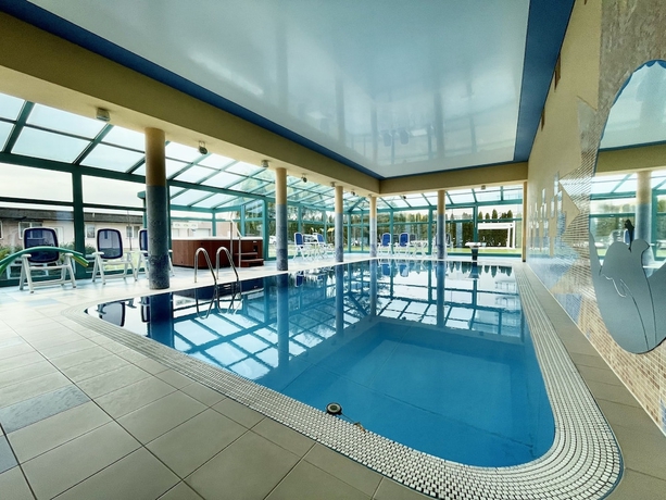 Imagen de la piscina del Hotel Royal Park Hotel & Spa. Foto 17