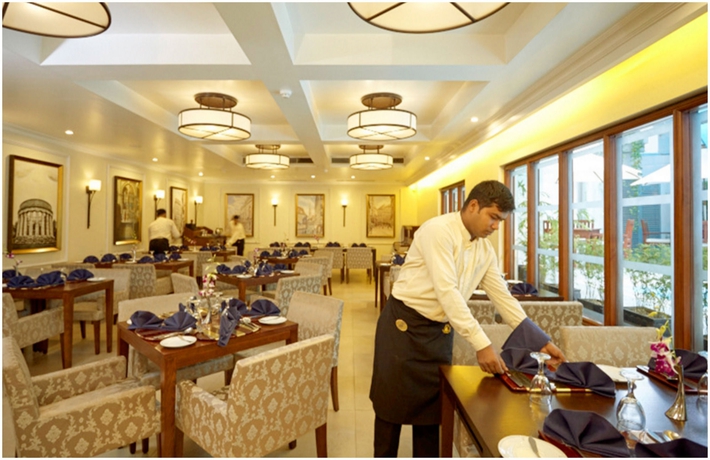 Imagen del bar/restaurante del Hotel Royal Park Residence. Foto 7