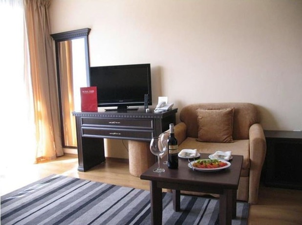 Imagen de la habitación del Hotel Royal Park and Apartments. Foto 7