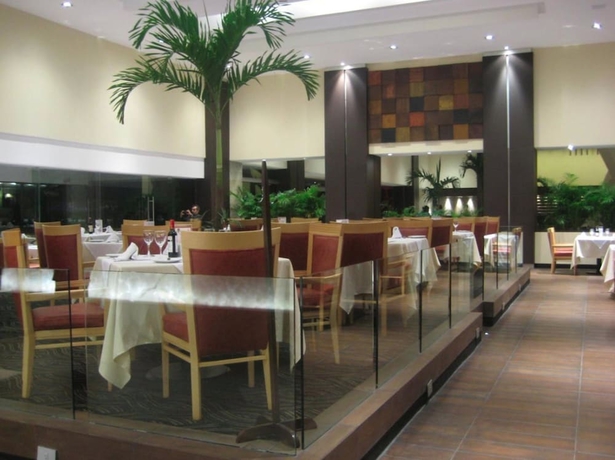 Imagen del bar/restaurante del Hotel Royal Pedregal. Foto 2