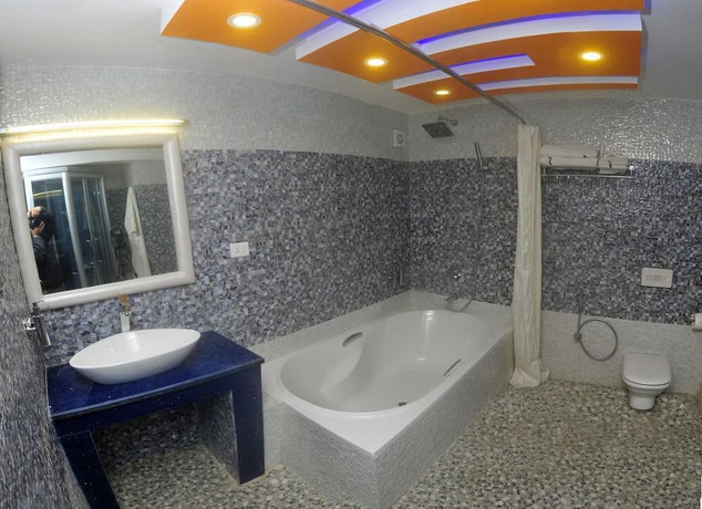 Imagen de la habitación del Hotel Royal Penguin Boutique and Spa. Foto 11