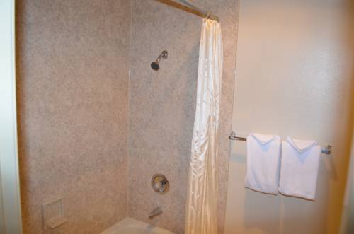 Imagen de la habitación del Hotel Royal Plaza Inn Indio. Foto 5
