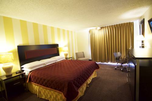 Imagen de la habitación del Hotel Royal Plaza Inn Indio. Foto 10