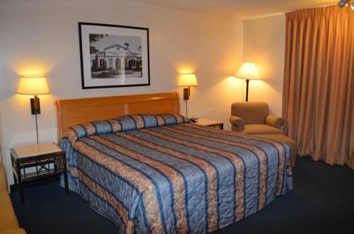 Imagen de la habitación del Hotel Royal Plaza Inn Indio. Foto 16