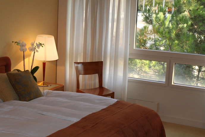 Imagen de la habitación del Hotel Royal Plaza Montreux. Foto 10