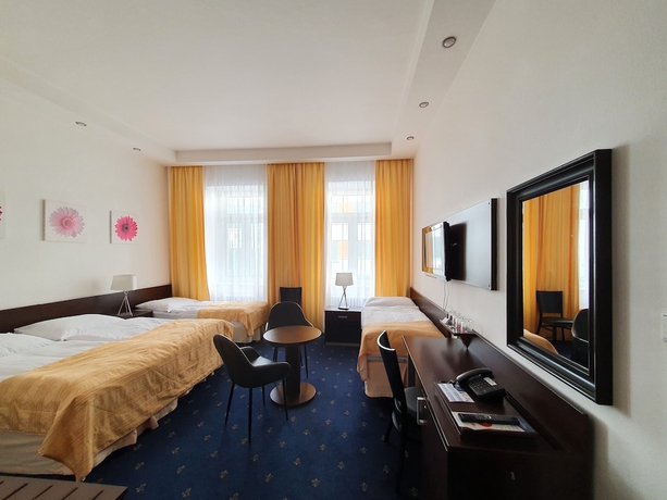 Imagen de la habitación del Hotel Royal Plaza, Praga. Foto 1