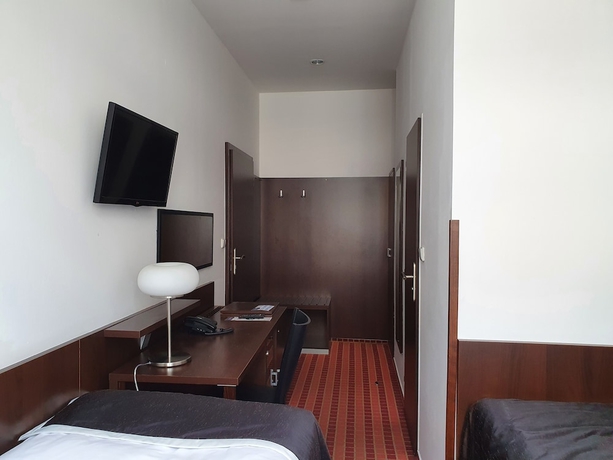 Imagen de la habitación del Hotel Royal Plaza, Praga. Foto 10