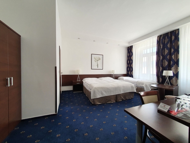 Imagen de la habitación del Hotel Royal Plaza, Praga. Foto 12