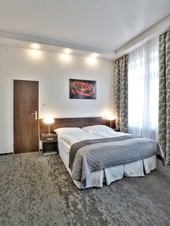 Imagen de la habitación del Hotel Royal Plaza, Praga. Foto 18