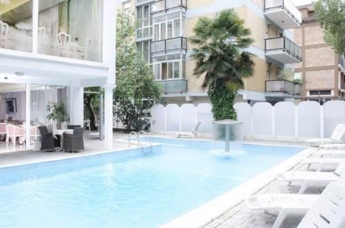 Imagen de la piscina del Hotel Royal Plaza, Rimini. Foto 19