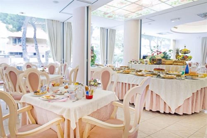 Imagen del bar/restaurante del Hotel Royal Plaza, Rimini. Foto 5