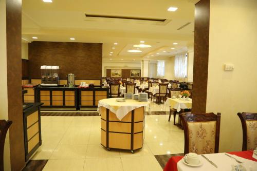 Imagen general del Hotel Royal Plaza by Stellars, Yerevan. Foto 4