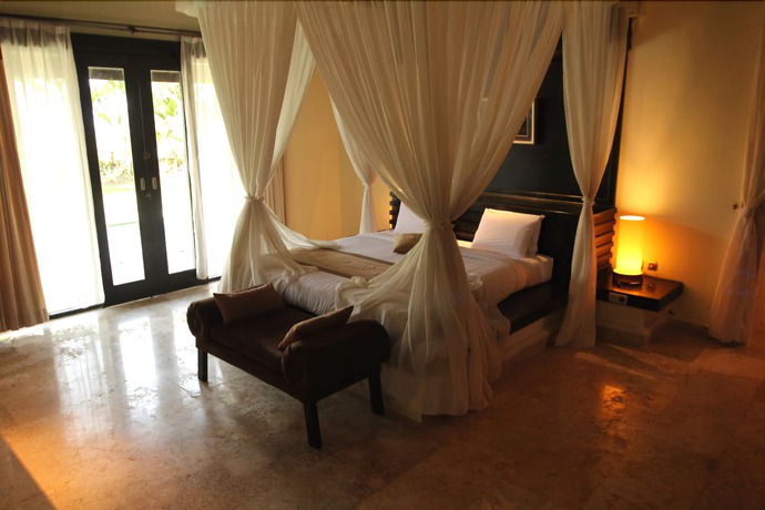 Imagen de la habitación del Hotel Royal Pool Villa Bali. Foto 2