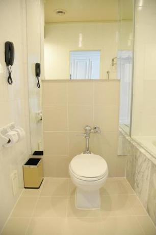 Imagen de la habitación del Hotel Royal Princess Larn Luang. Foto 18