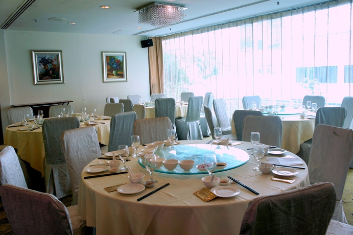 Imagen del bar/restaurante del Hotel Royal Queens. Foto 4