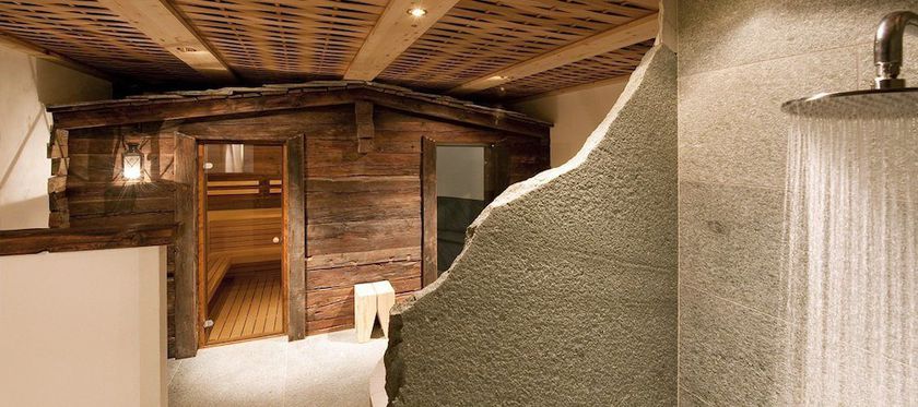 Imagen de la piscina del Hotel Royal, RIEDERALP. Foto 19