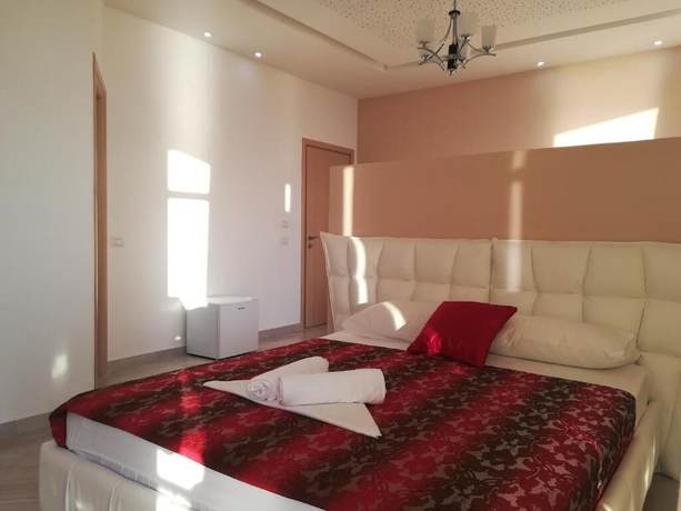 Imagen de la habitación del Hotel Royal, Radhim&euml;. Foto 3