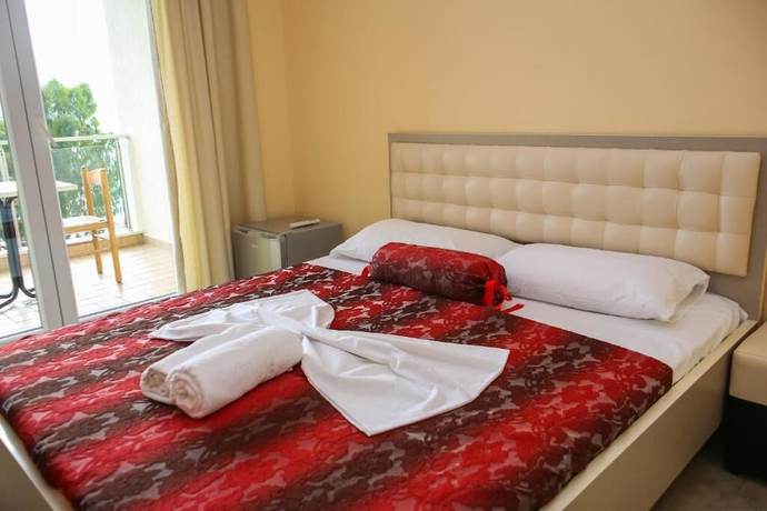 Imagen de la habitación del Hotel Royal, Radhim&euml;. Foto 6