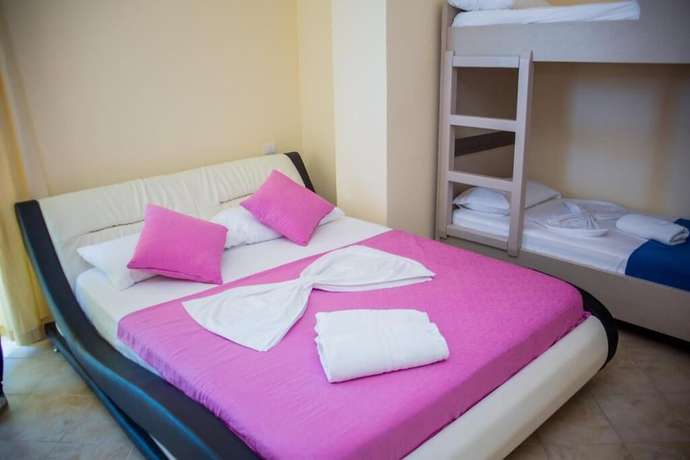 Imagen de la habitación del Hotel Royal, Radhim&euml;. Foto 9