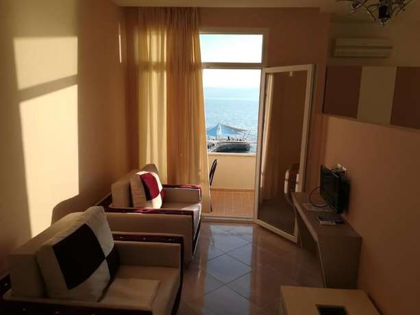 Imagen de la habitación del Hotel Royal, Radhim&euml;. Foto 10
