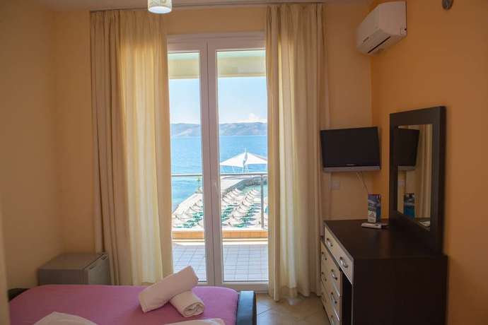 Imagen de la habitación del Hotel Royal, Radhim&euml;. Foto 14
