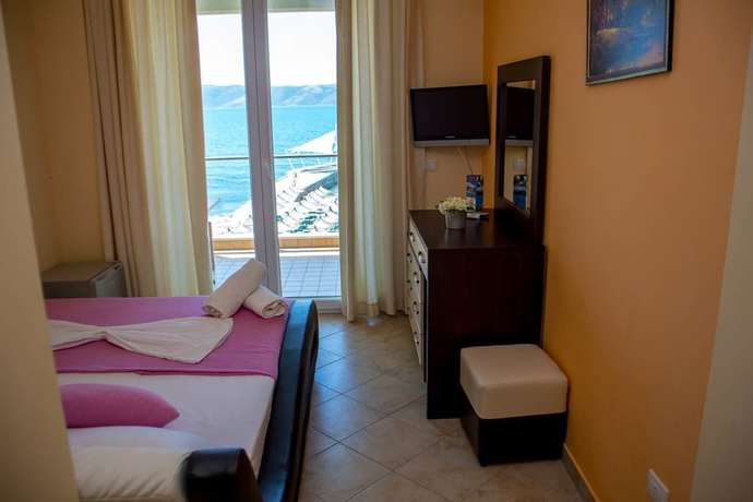 Imagen de la habitación del Hotel Royal, Radhim&euml;. Foto 16