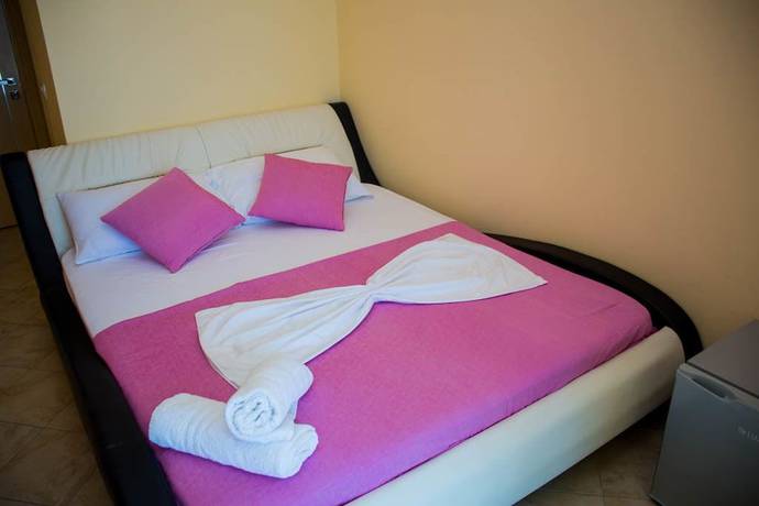 Imagen de la habitación del Hotel Royal, Radhim&euml;. Foto 20