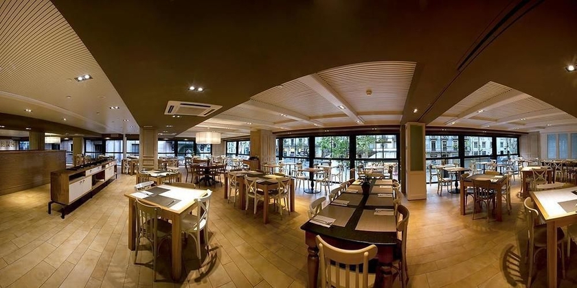 Imagen del bar/restaurante del Hotel Royal Ramblas. Foto 5