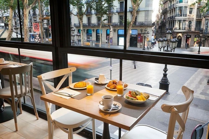 Imagen del bar/restaurante del Hotel Royal Ramblas. Foto 6