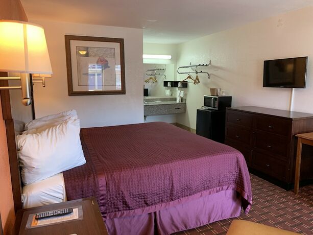 Imagen de la habitación del Hotel Royal Regency Inn. Foto 15