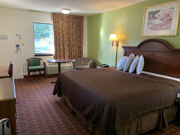 Imagen de la habitación del Hotel Royal Regency Inn. Foto 17