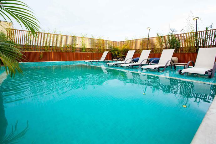 Imagen de la piscina del Hotel Royal Regency Palace. Foto 18