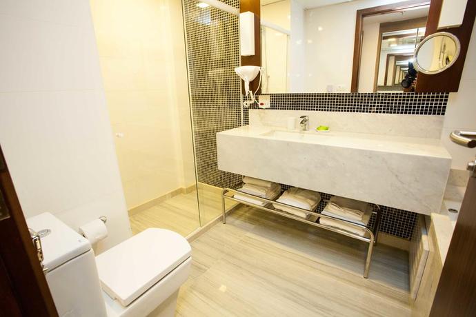 Imagen de la habitación del Hotel Royal Regency Palace. Foto 11