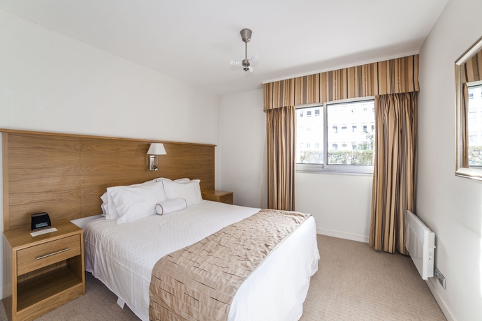 Imagen de la habitación del Hotel Royal Regency Paris Vincennes. Foto 7