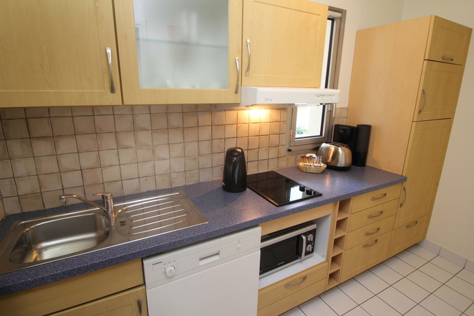 Imagen de la habitación del Hotel Royal Regency Paris Vincennes. Foto 9