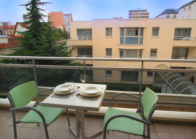 Imagen de la habitación del Hotel Royal Regency Paris Vincennes. Foto 11