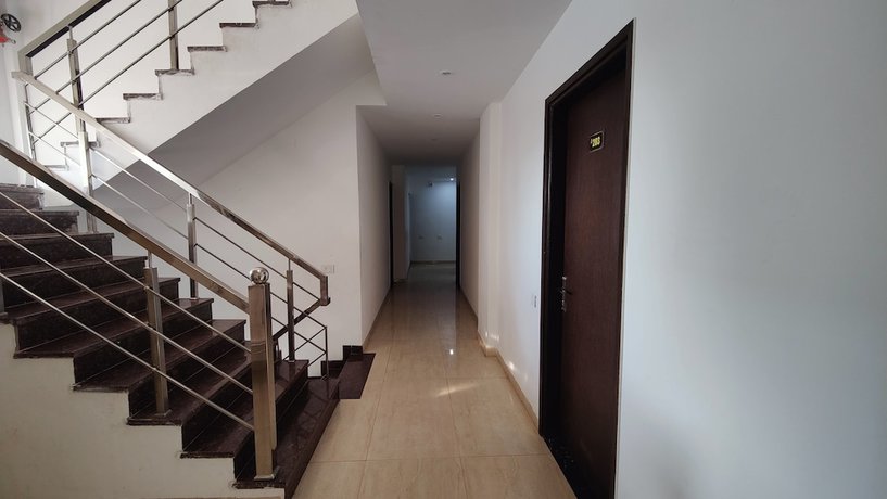 Imagen de los interiores del Hotel Royal Regency, Zirakpur. Foto 13
