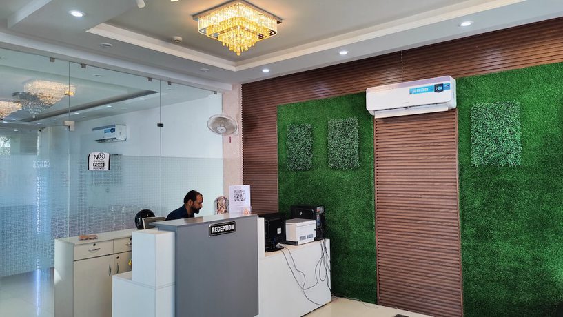 Imagen de los interiores del Hotel Royal Regency, Zirakpur. Foto 14