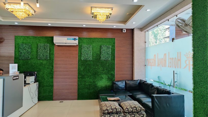 Imagen de los interiores del Hotel Royal Regency, Zirakpur. Foto 15