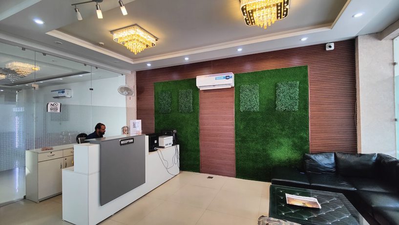 Imagen de los interiores del Hotel Royal Regency, Zirakpur. Foto 17