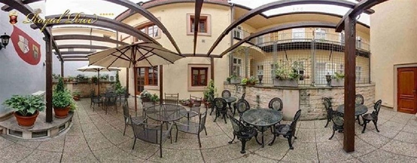 Imagen de los exteriores del Hotel Royal Ricc. Foto 10