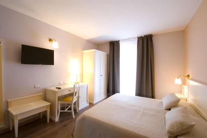 Imagen de la habitación del Hotel Royal, Riva del Garda. Foto 3