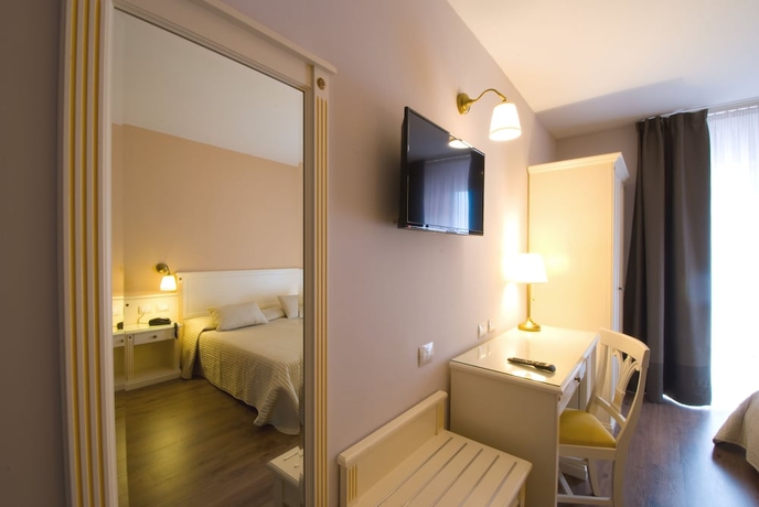 Imagen de la habitación del Hotel Royal, Riva del Garda. Foto 8