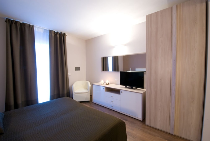 Imagen de la habitación del Hotel Royal, Riva del Garda. Foto 13