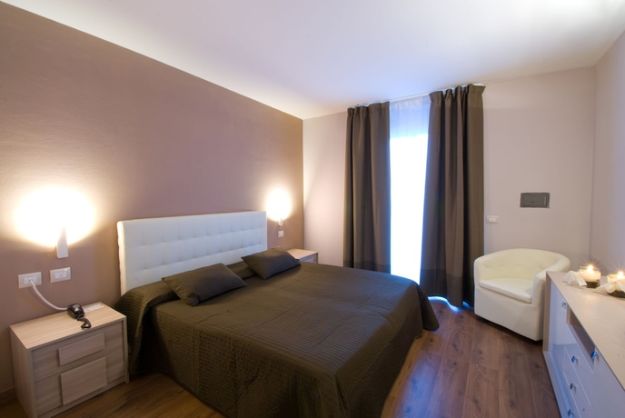 Imagen de la habitación del Hotel Royal, Riva del Garda. Foto 14